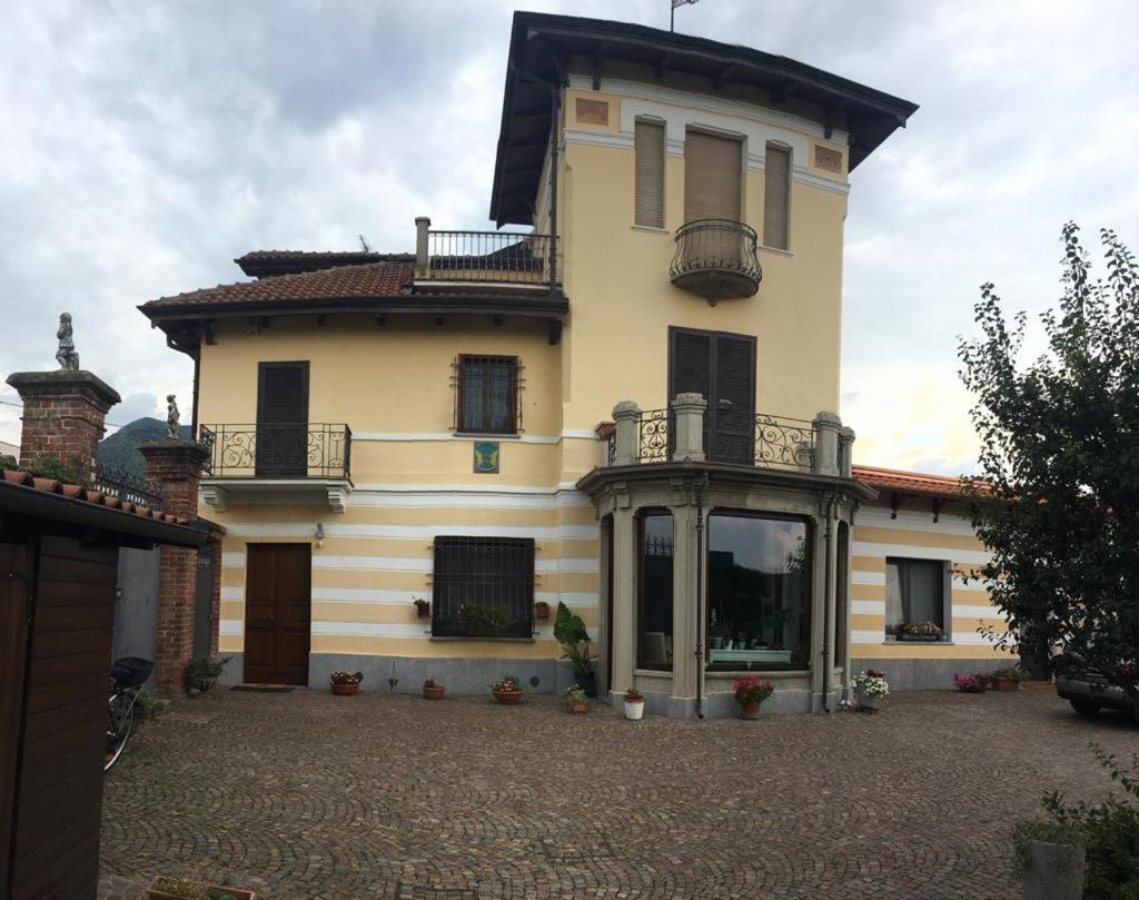 Elegante Appartamento Sangano Екстериор снимка